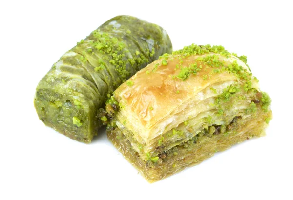 Délicieux baklava turc et sarma aux pistaches vertes . — Photo