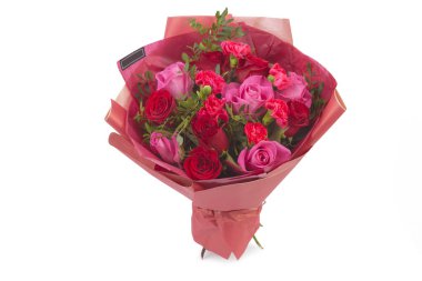 Taze çiçekler parlak buketny kompozisyon, beyaz arka plan izole.