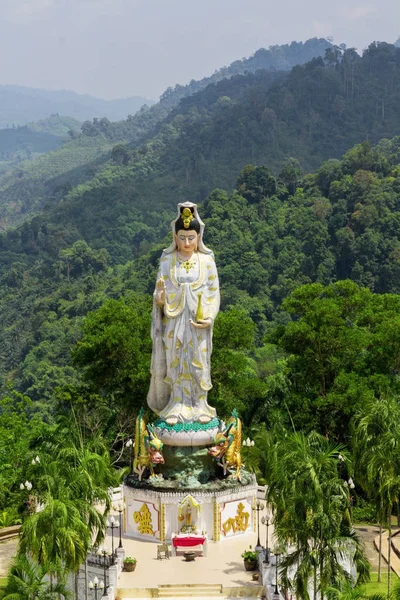 PHANG NGA/ THAILAND - MARCH 6, 2017: Buddha in Wat Bang Riang — Stock fotografie