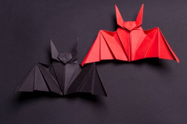 Cadılar Bayramı arka plan. Siyah arka plan. Kırmızı ve siyah yarasa