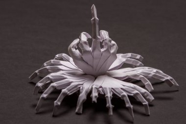 Siyah Cadılar Bayramı arka plan beyaz iskelet ellerle