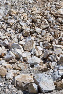 Plaser büyük taş taş ocağı yakın çekim. Madencilik sektörü.