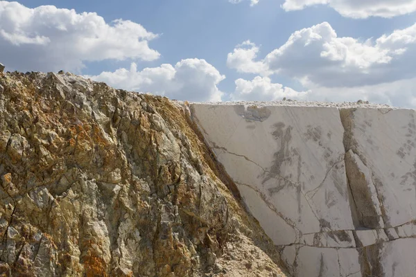 Production in marble quarry — Stock Photo, Image