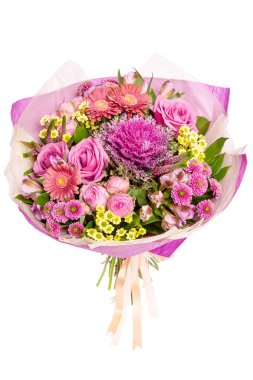 Taze çiçekler parlak buketny kompozisyon, beyaz arka plan izole.