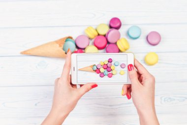 Bir macaroons fincan fotoğraf
