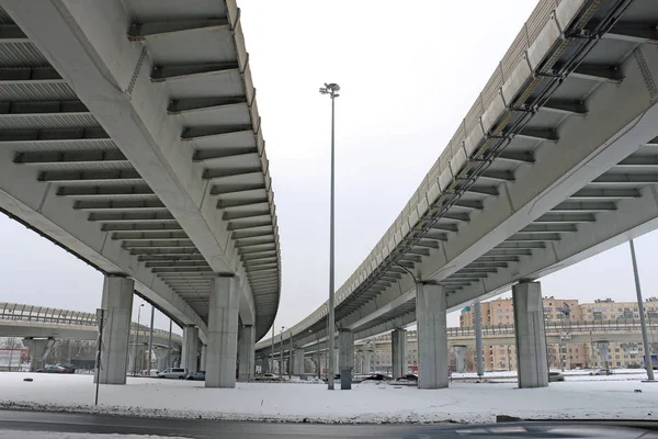 Høye Stolper Motorveien Veien – stockfoto