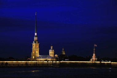 Rusya, St. Petersburg, Peter ve Paul Fortress görünümünü akşam