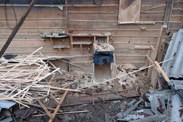 Chaos Einem Verlassenen Raum Eines Holzhauses — Stockfoto