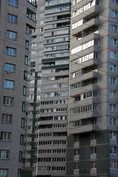 Janelas Apartamento Durante Dia Onde Cada Inquilino Tem Sua Própria — Fotografia de Stock