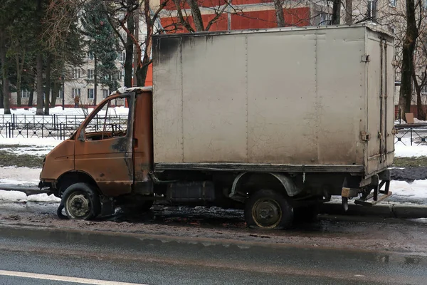 Petit Camion Brûlé Après Accident Stationné Dans Une Rue Hiver — Photo