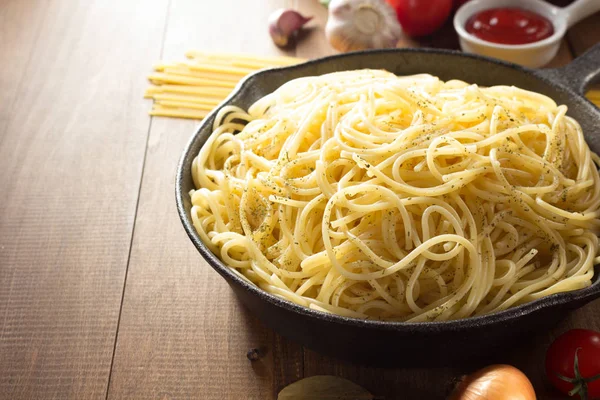 Ready pasta  on wood — Stock Photo, Image