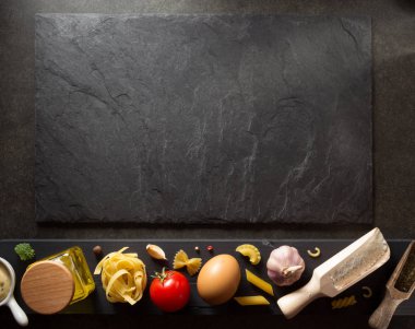 baharat ve bitki masada