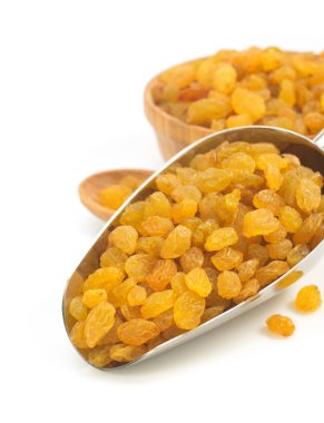 beyaz zemin üzerine kuru üzüm meyve