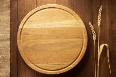 buğday ve kesme tahtası 