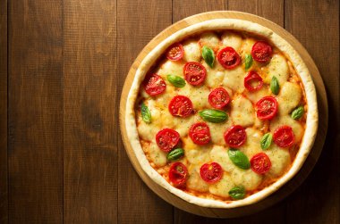 ahşap masa Pizza'da