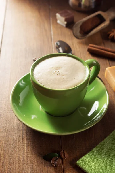 Xícara vazia de café em madeira — Fotografia de Stock