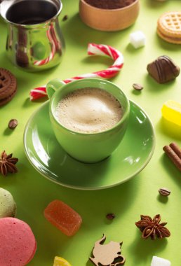 Kahve fincanı ve fasulye 