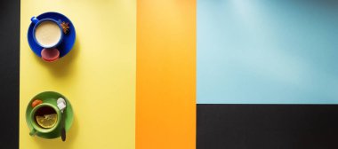 Bir fincan kahve ve çay. 