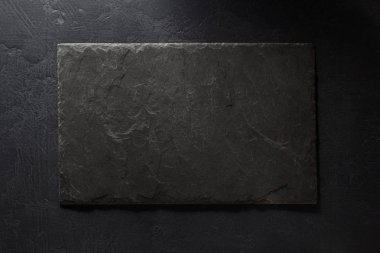 taş ve siyah arduvaz 