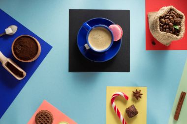 fincan kahve ve kağıt üzerinde fasulye 