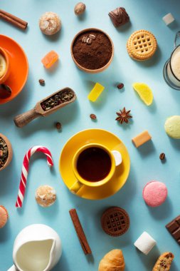 mavi arka plan, kahve