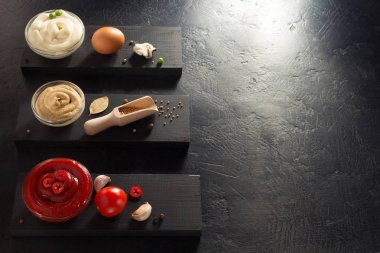 Domates Sos, mayonez, hardal kase