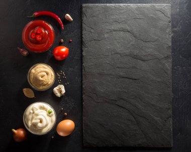 Domates Sos, mayonez, hardal kase