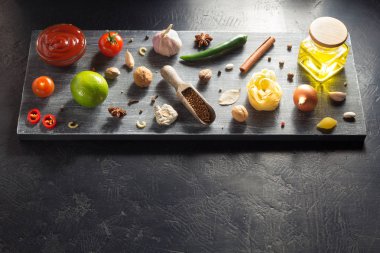 baharat ve otlar masada 