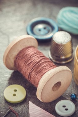 dikiş araçları ve aksesuarları tablo