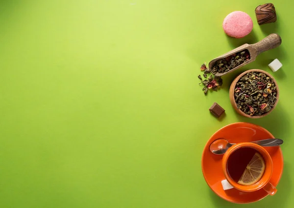 Cup of tea at green — Stock Photo, Image