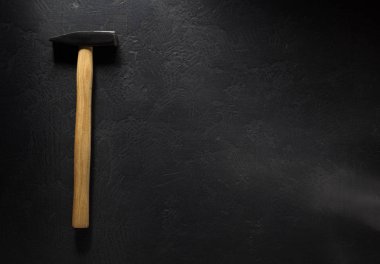 aracı siyah çekiç