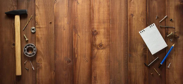 Ferramentas de construção em mesa de madeira — Fotografia de Stock