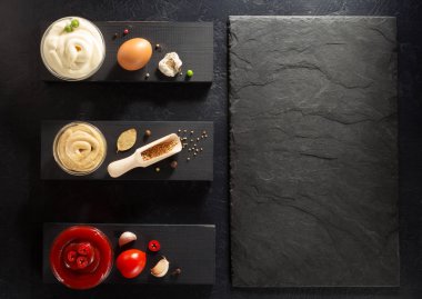 Domates Sos, mayonez, hardal kase