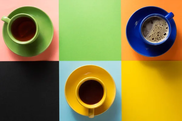 커피, 차, 화려한 배경에서 카 카오의 컵 — 스톡 사진