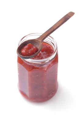 cam beyaz üzerine domates sosu 