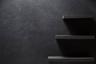 Siyah duvar ahşap raf 