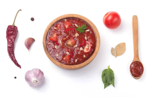 Sos pomidorowy, sos z łodzi na białym — Zdjęcie stockowe