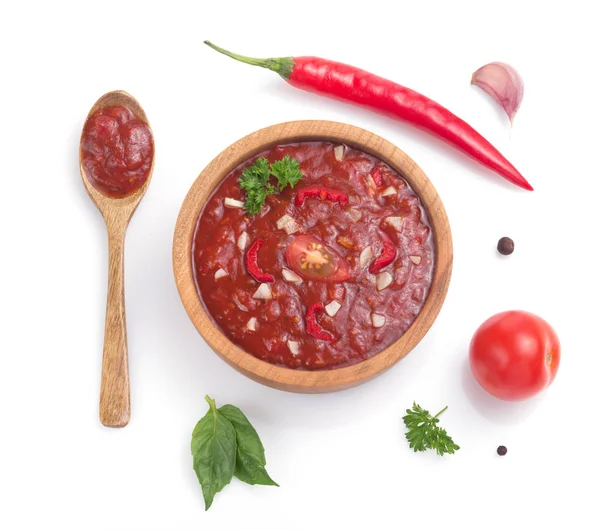 Teknede beyaz sos domates sosu 