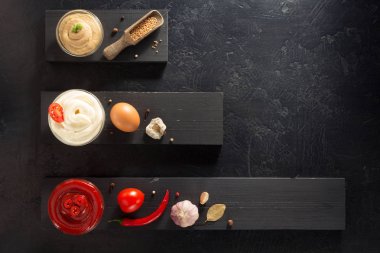 Domates Sos, mayonez, hardal kase