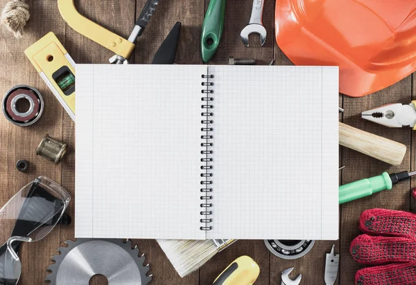 iş araçları ve aletleri üzerinde ahşap