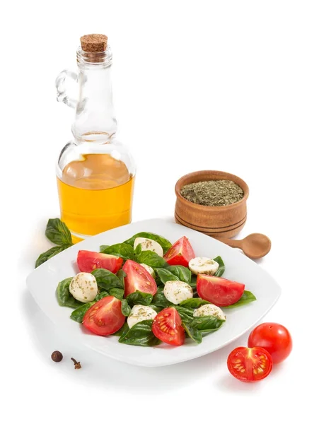 Basilika, mozzarella och tomat sallad — Stockfoto
