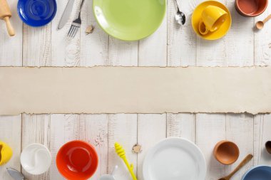 mutfak eşyası ve çanak çömlek, ahşap arka plan