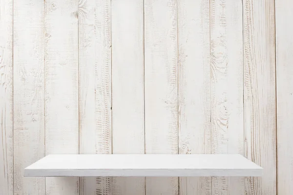 Fehér polc, fából készült háttér — Stock Fotó