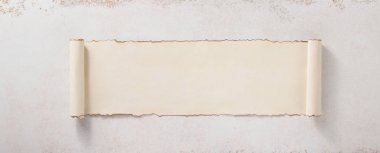 Parşömen kaydırma beton yüzeyinde 