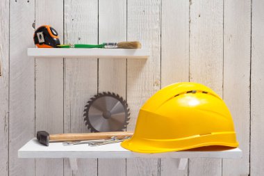 araçları ve aletleri raf kümesi