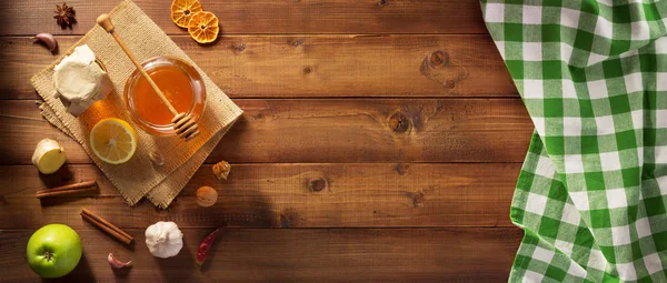 Glas Honig auf Holz — Stockfoto