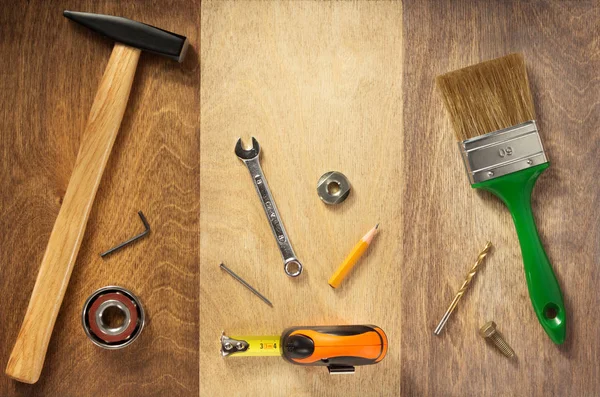 Set van tools en instrumenten op hout — Stockfoto