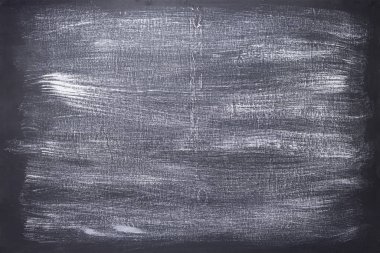 Siyah ahşap arkaplan dokusunda isim plakası 