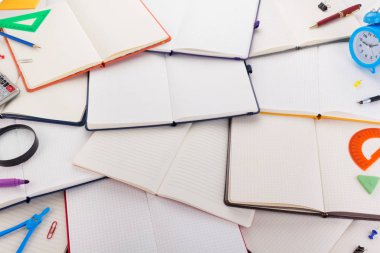 Not defteri ya da okul malzemelerinin olduğu defter.