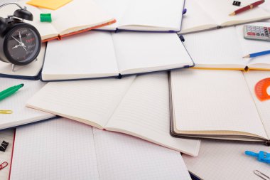 Not defteri ya da okul malzemelerinin olduğu defter.